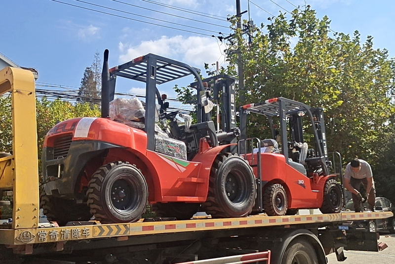 Chile - 1 Unit HELI CPCD30 Forklift