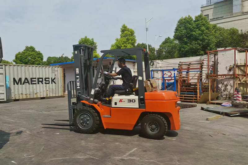 Paraguay - 1 Unit HELI CPCD30 Forklift