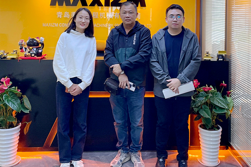 Malaysia Cilent Visited MAXIZM Company