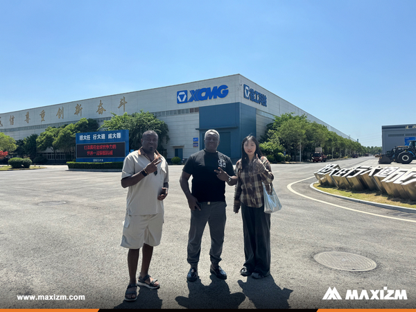 Nigeria Client Visited XCMG Factory