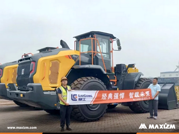 LIUGONG 890T Loaders Delivered To Large Ports In Bulk