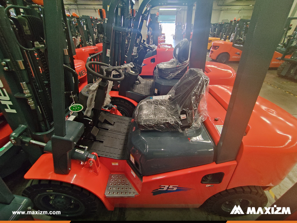 Dominican - 2 Units HELI CPCD35 Forklift