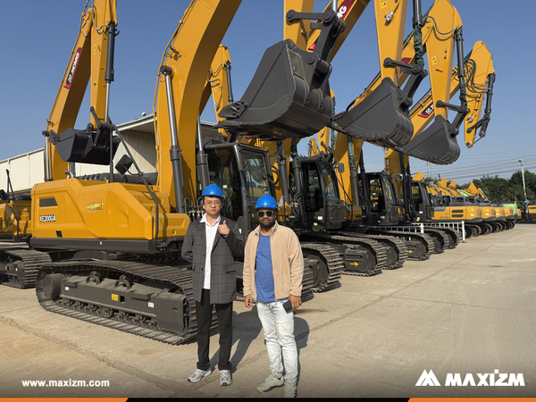 UAE Client Visited MAXIZM Office And XCMG Factory