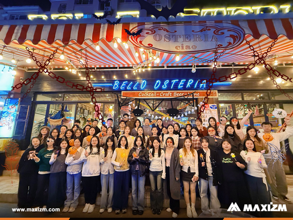 MAXIZM Team Celebrates Halloween with a Cosy Evening at BELLO OSTERIA