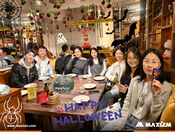 MAXIZM Team Celebrates Halloween with a Cosy Evening at BELLO OSTERIA
