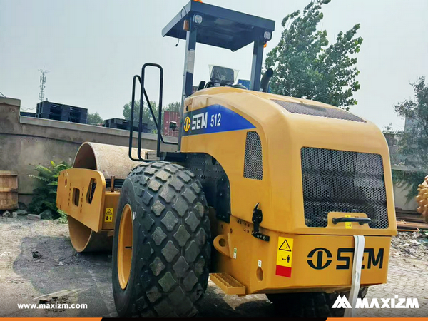 Panama - 1 Unit SEM 512 Road Roller 