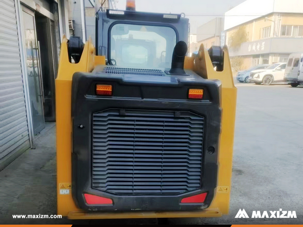 UAE - 1 Unit XCMG XC740K Skid Steer Loader