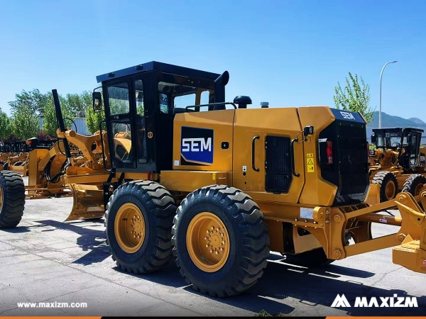 Panama - 1 Unit SEM 920F Motor Grader