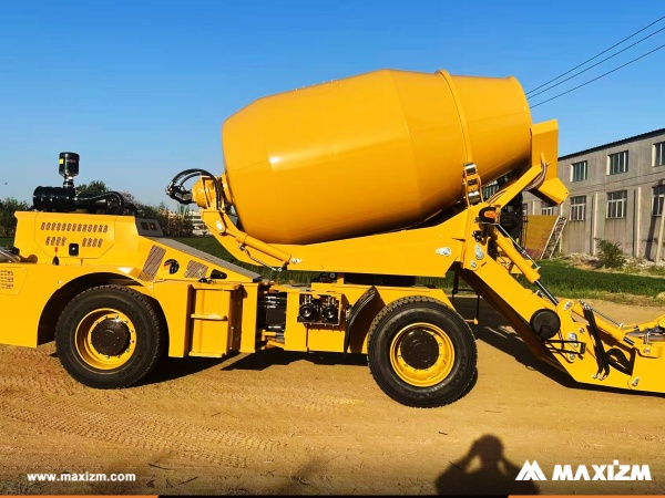 Peru - 1 Unit XCMG Self-loading Concrete Mixer SLM4