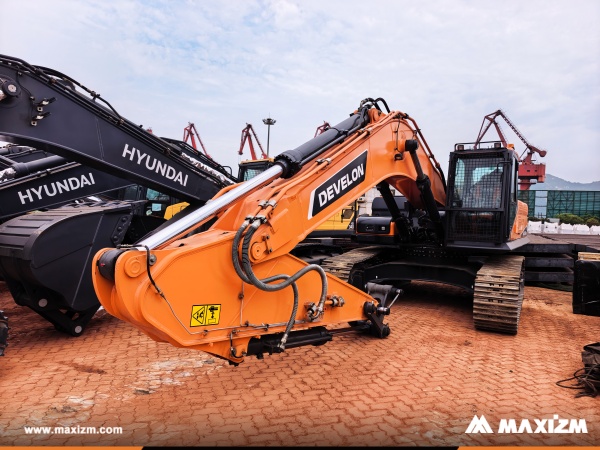 Algeria - 1 Unit DEVELON Crawler Excavator DX360LCA-7B 
