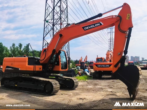 Algeria -1 Unit SHACMAN F2000 Dump Truck & 1 DEVELON DX220LCA Crawler Excavator