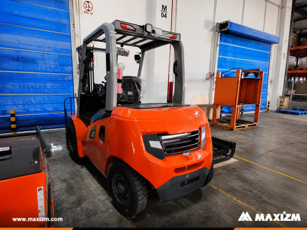 Honduras - 1 Unit HELI CDD16J Pallet Stacker & 1 CPCD40 Forklift