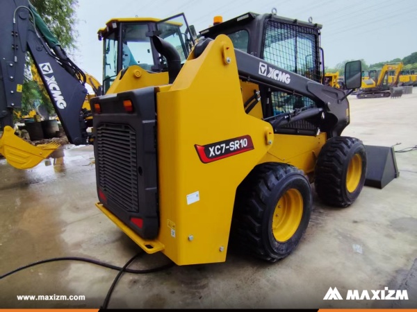 Armenia - 1 Unit XCMG XC7-SR10 Skid Steer Loader & 1 LONKING CPCD30 Forklift