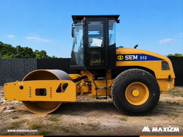 Panama - 1 Unit SEM 512 Road Roller
