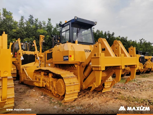 Guinea - 2 Units SEM 824F Crawler Bulldozer