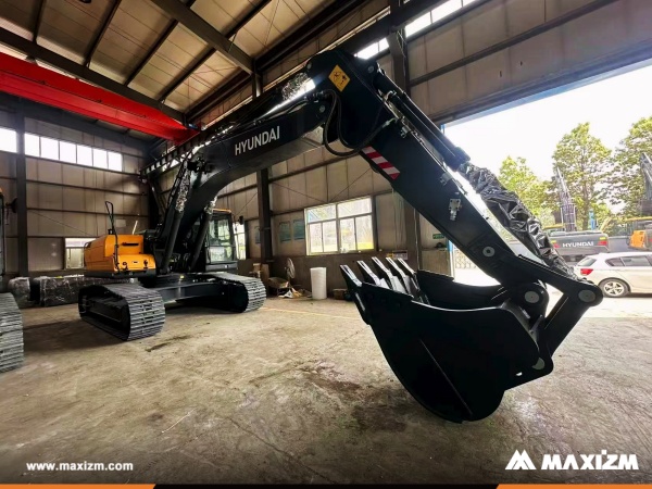 Algeria - 1 Unit HYUNDAI HX340HD Crawler Excavator