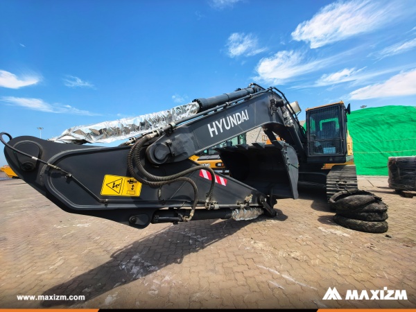 Algeria - 1 Unit HYUNDAI HX340HD Crawler Excavator